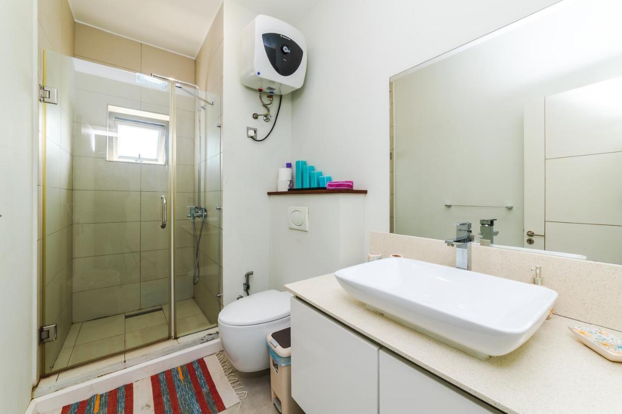 Beachcove Apartment 9 In Pereybere Pereybere Beach Exteriér fotografie